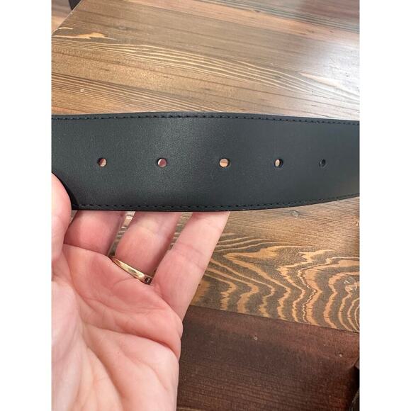 Louis Vuitton 40mm Reversible Leather Belt - Picture 10 of 11